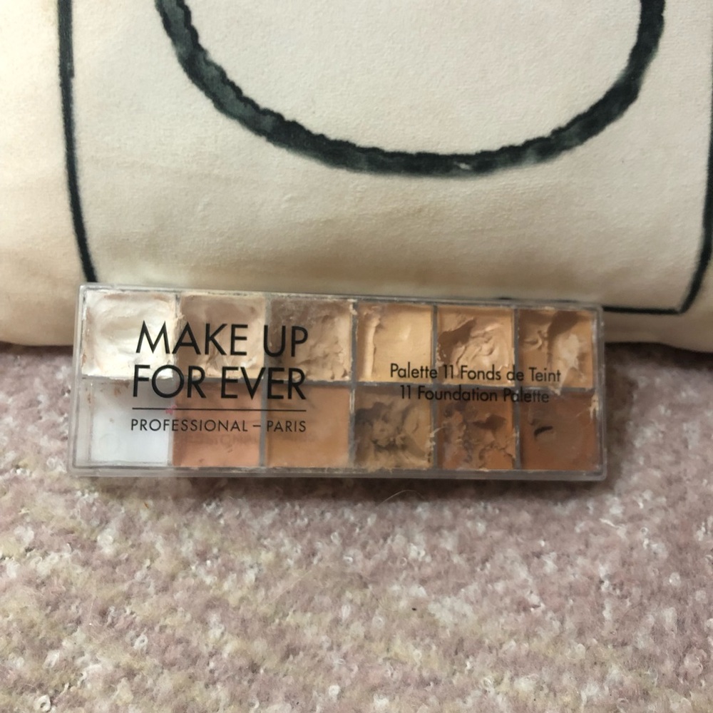 Makeup Forever 11 Foundation Palette